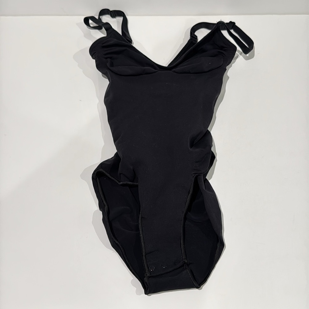 SKIMS Seamless bodysuit. Size Small. Color is Onyx
